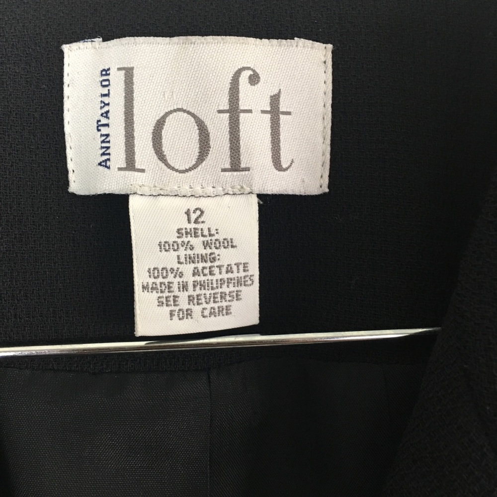 Ann Taylor Women’s 100% Wool Black Blazer Size 12 - Picture 3 of 3